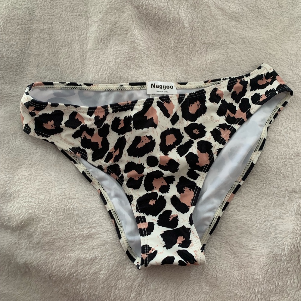 NWOT Animal Print Swim bottoms